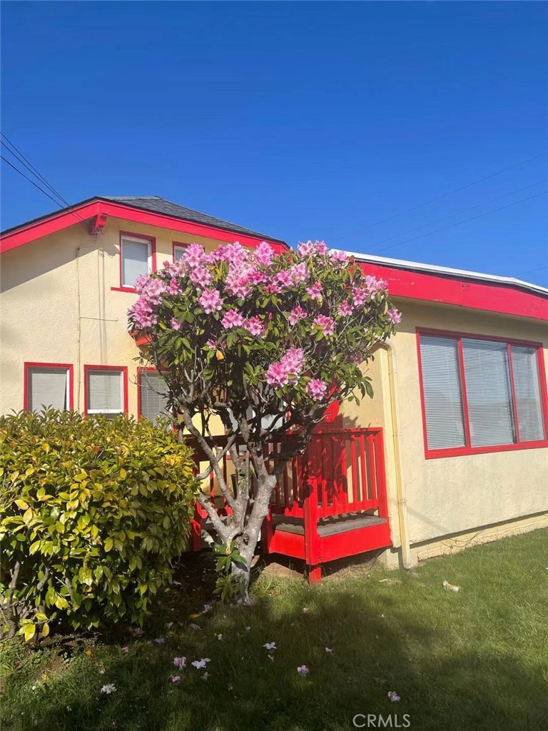 928 9th St, Crescent City, CA 95531
