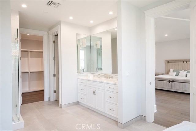 592 30th Street, Manhattan Beach, California 90266, 5 Bedrooms Bedrooms, ,6 BathroomsBathrooms,Residential,Sold,30th,SB20102255