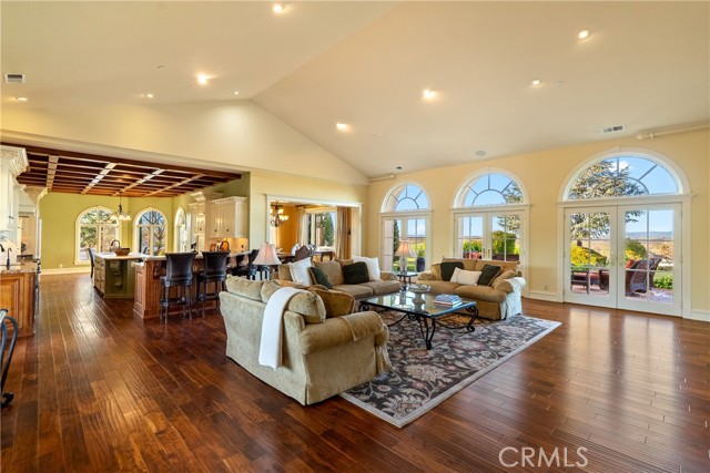 Detail Gallery Image 10 of 75 For 5315 El Pomar Drive, Templeton,  CA 93465 - 7 Beds | 5/2 Baths