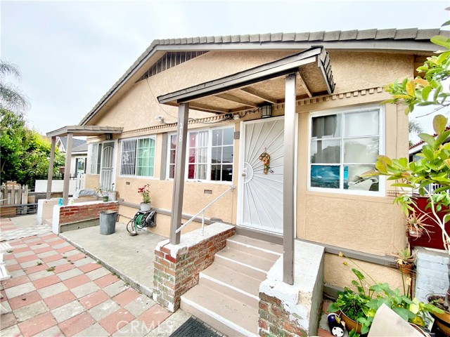 218 E 60th Street, Los Angeles CA: https://media.crmls.org/medias/bed419dc-44c8-4d3f-820b-cdd79ac65ef6.jpg