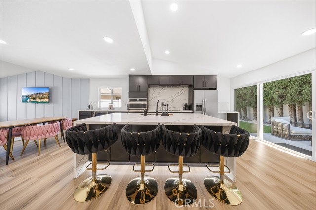 14942 Dahlquist Road, Irvine CA: https://media.crmls.org/medias/bed4568f-59d2-43f5-8ad7-9df5d52c9380.jpg