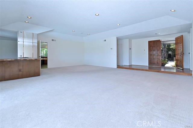 Detail Gallery Image 12 of 34 For 4061 Falling Leaf, Encino,  CA 91316 - 5 Beds | 4/1 Baths