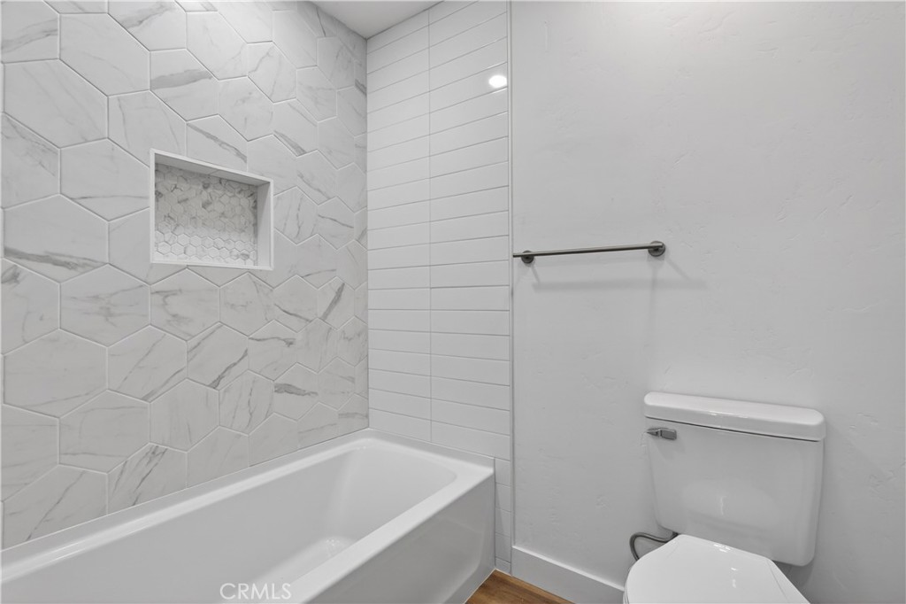 https://media.crmls.org/medias/bed4bd13-d1ca-4bda-bfd6-a0c0e3f13243.jpg?preset=X-Large