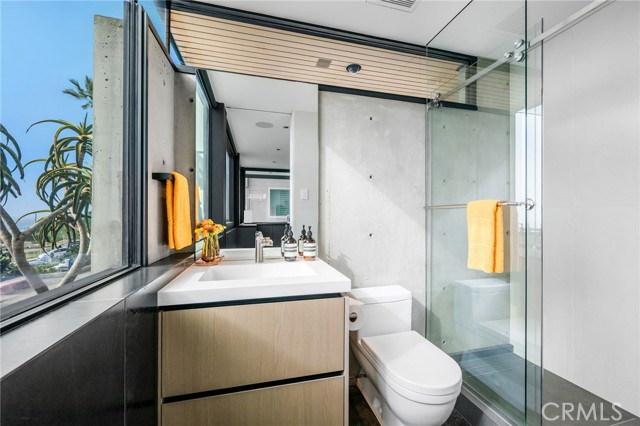 4320 The Strand, Manhattan Beach CA: https://media.crmls.org/medias/bed57997-c8f8-480a-a354-08f19ed6818d.jpg