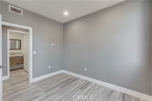 3626 S Cimarron Street, Los Angeles CA: https://media.crmls.org/medias/bed594c5-5815-4e9b-9ded-e6223775dce0.jpg