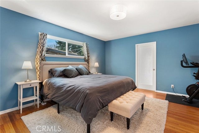 23642 Oxnard Street, Woodland Hills CA: https://media.crmls.org/medias/bed66727-ca98-40d1-a67a-90861fda78c4.jpg