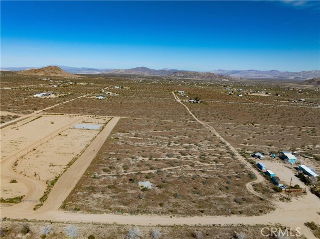 Detail Gallery Image 11 of 24 For 55138 Lilac, Landers,  CA 92285 - – Beds | – Baths