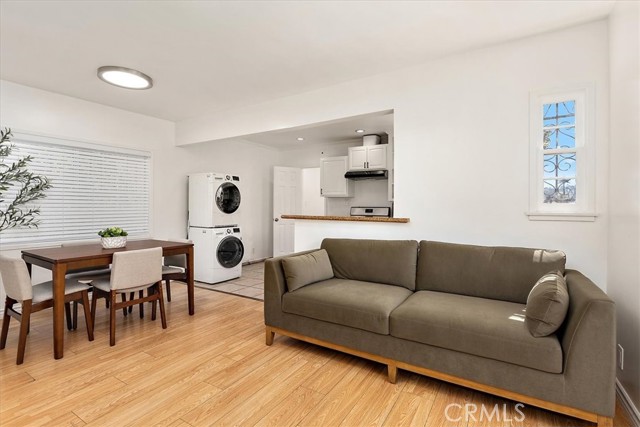 Detail Gallery Image 9 of 34 For 2820 S La Brea Ave, Los Angeles,  CA 90016 - 3 Beds | 2 Baths