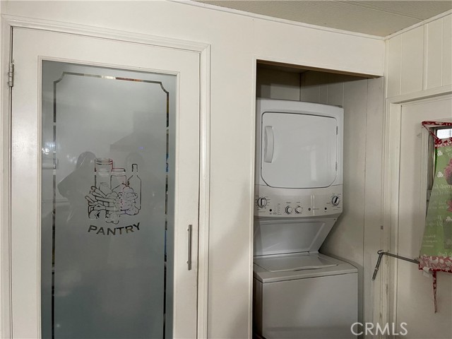 2205 W Acacia Ave, Hemet CA: https://media.crmls.org/medias/bed8f5cf-ef13-4baf-80a9-bf11b0240d5e.jpg