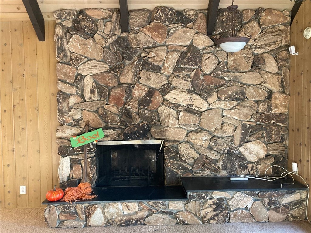 https://media.crmls.org/medias/bed9df21-a081-4551-a552-b60d7707a647.jpg?preset=X-Large
