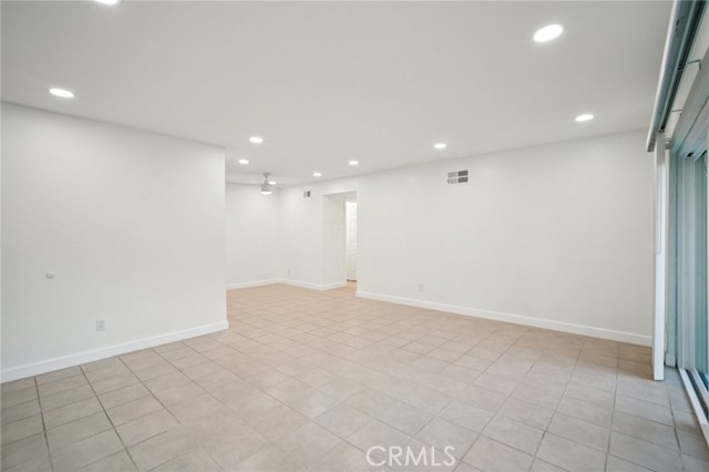 Detail Gallery Image 5 of 39 For 1044 Cabrillo Park Dr #B,  Santa Ana,  CA 92701 - 2 Beds | 1 Baths