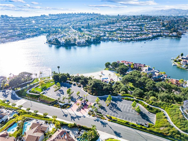 24102 Castilla Lane, Mission Viejo CA: https://media.crmls.org/medias/bedbada8-5da1-44b7-9cb0-ab786f2877a4.jpg