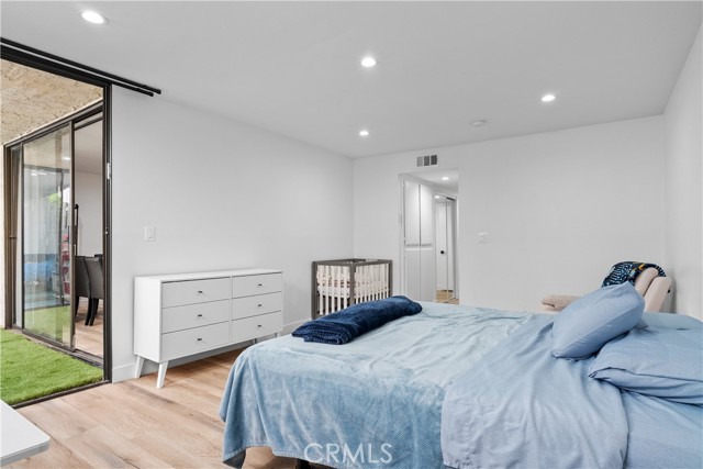 5325 Lindley Avenue, Tarzana CA: https://media.crmls.org/medias/bedbb994-8472-4e75-8082-90a45db5fe6d.jpg