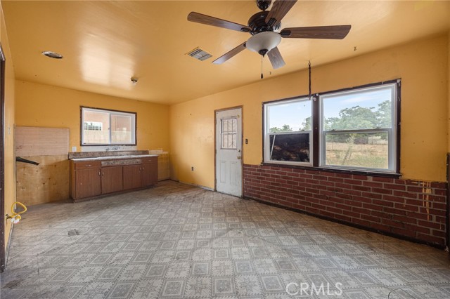 9259 Beech Avenue, Fontana CA: https://media.crmls.org/medias/bedbf963-6a93-4823-9871-78f0bffac07c.jpg