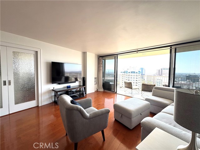 Detail Gallery Image 2 of 51 For 700 E Ocean Bld #2801,  Long Beach,  CA 90802 - 2 Beds | 2 Baths