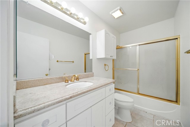 75 Willow Tree Lane, Irvine CA: https://media.crmls.org/medias/bedc9da0-ce9f-4eb7-a2fa-353ee6a84824.jpg
