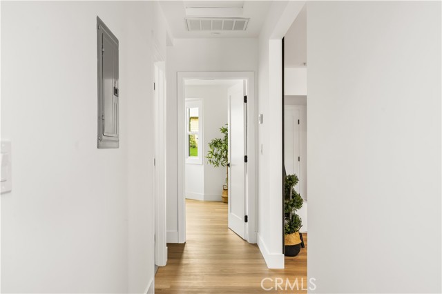 6005 S La Brea Avenue, Los Angeles CA: https://media.crmls.org/medias/bedcb22c-9f62-4fde-b1b5-2eb2b181b731.jpg