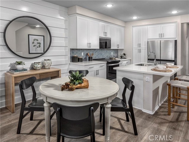 Detail Gallery Image 7 of 14 For 207 Palm Rd, San Marcos,  CA 92069 - 3 Beds | 3 Baths