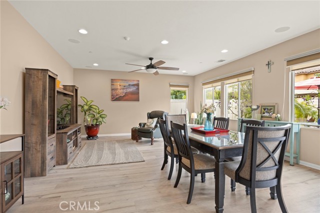 676 Whalen Way photo 4