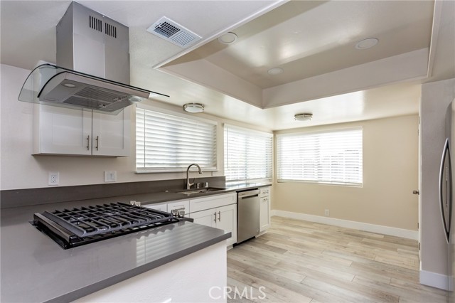 Detail Gallery Image 10 of 31 For 33702 Chula Vista Ave a,  Dana Point,  CA 92629 - 3 Beds | 3 Baths