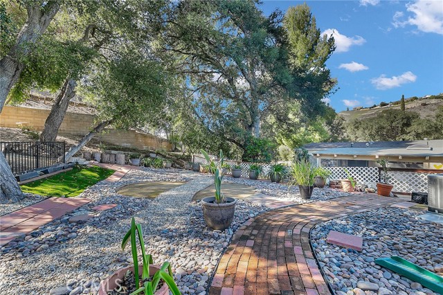 Detail Gallery Image 4 of 21 For 69 Little John Ln, Westlake Village,  CA 91361 - 3 Beds | 2 Baths