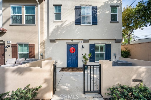 Detail Gallery Image 2 of 26 For 22321 Spanish Oak Ct, Torrance,  CA 90502 - 3 Beds | 2/2 Baths