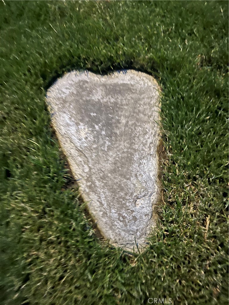 https://media.crmls.org/medias/bedf4200-1fb9-4ccb-8c9c-7464525918a8.jpg?preset=X-Large