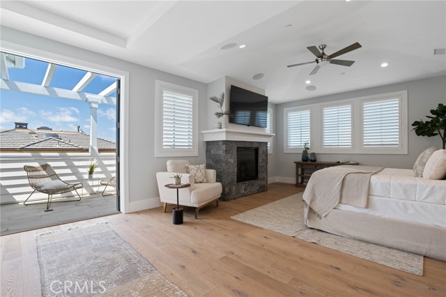 849 12th Court, Manhattan Beach, California 90266, 5 Bedrooms Bedrooms, ,5 BathroomsBathrooms,Residential,Sold,12th,SB22146383