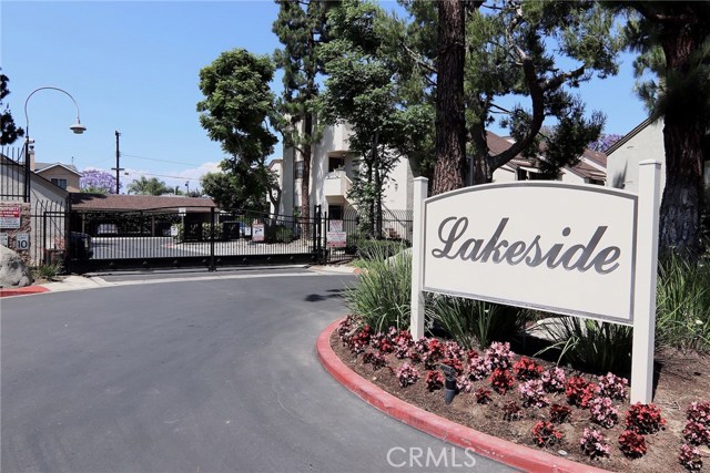 10541 Lakeside Dr #152, Garden Grove, CA 92840