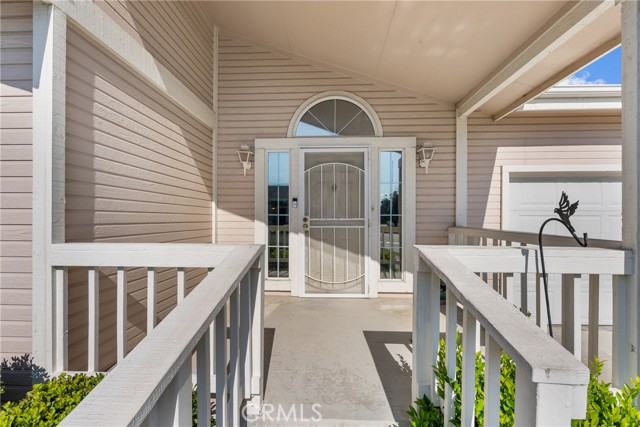 27828 Spyglass Lane, Canyon Country CA: https://media.crmls.org/medias/bee07dc4-c65d-48b7-9800-ee1522b6955c.jpg