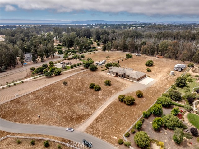1950 Lemon Ranch Road, Arroyo Grande CA: https://media.crmls.org/medias/bee08c0b-5ba1-4fa0-a88e-42f1fadd8e32.jpg