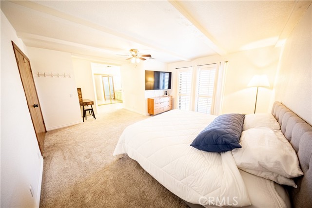 13685 Hidden Valley Road, Victorville CA: https://media.crmls.org/medias/bee142e6-bb8c-42ac-bccf-a70228ed3a44.jpg