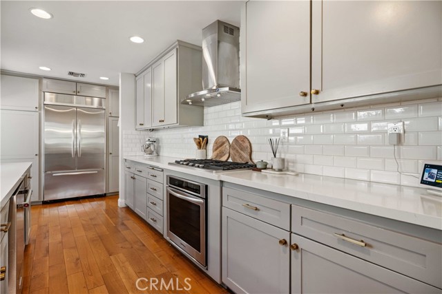 316 Claremont photo 33