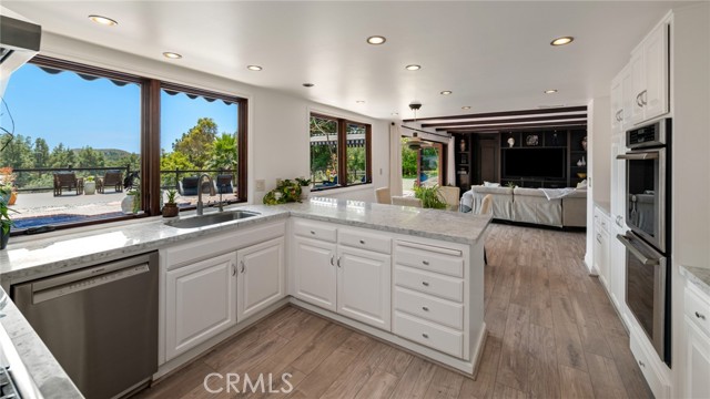 6312 Tahoe Drive, Los Angeles CA: https://media.crmls.org/medias/bee19293-10e6-4950-99e5-d844dc2af4ea.jpg
