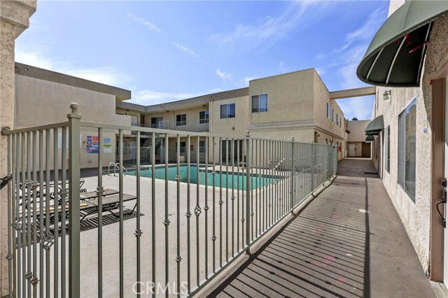 Detail Gallery Image 16 of 17 For 7045 Woodley Ave #211,  Van Nuys,  CA 91406 - 2 Beds | 2 Baths