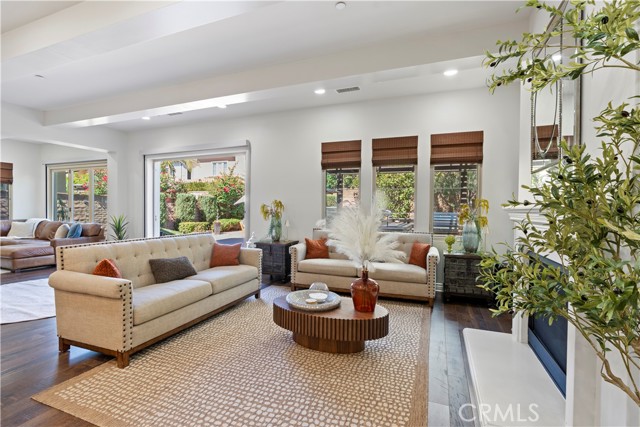 Detail Gallery Image 6 of 46 For 9 Spanish Moss, Irvine,  CA 92602 - 6 Beds | 5 Baths