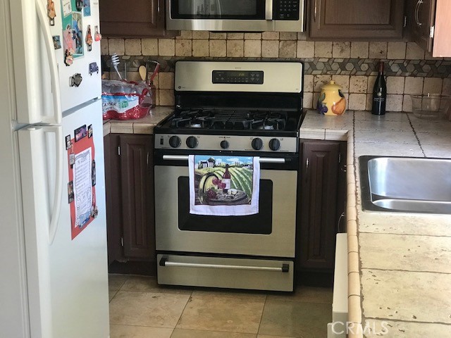 Detail Gallery Image 10 of 11 For 6176 Smokey Hill Ln, Chino Hills,  CA 91709 - 2 Beds | 2/1 Baths