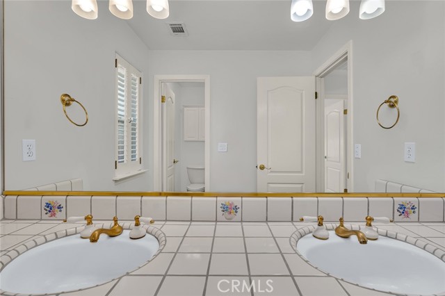 Detail Gallery Image 32 of 44 For 9484 N Woodmont Dr, Fresno,  CA 93720 - 4 Beds | 3 Baths