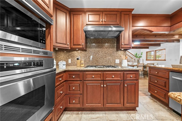 Detail Gallery Image 10 of 29 For 219 Ladera Vista, Fullerton,  CA 92831 - 4 Beds | 3 Baths