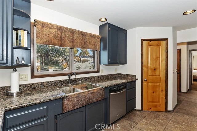 Detail Gallery Image 24 of 75 For 46727 Minnow, Big Bear City,  CA 92314 - 5 Beds | 6/1 Baths