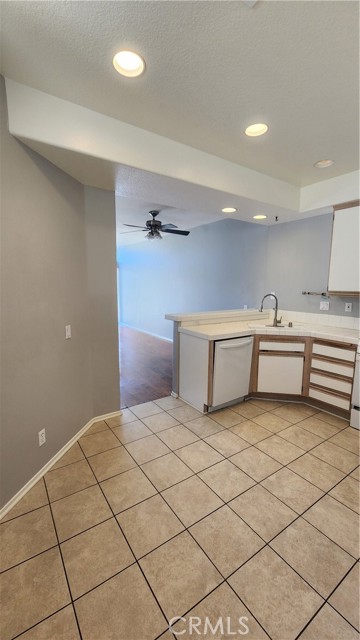 Detail Gallery Image 5 of 33 For 28456 Yosemite Dr, Lake Forest,  CA 92679 - 3 Beds | 3 Baths