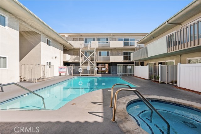 Detail Gallery Image 2 of 16 For 3710 Garnet St #207,  Torrance,  CA 90503 - 2 Beds | 1 Baths