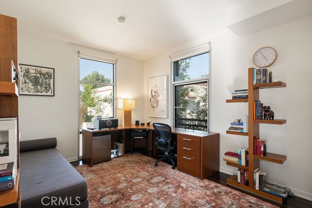 4111 W Sunset Boulevard, Los Angeles CA: https://media.crmls.org/medias/bee3be3e-8043-4d62-8dfc-ac0ab63ff3d2.jpg