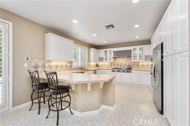 Detail Gallery Image 11 of 54 For 29126 Starwood Pl, Saugus,  CA 91390 - 4 Beds | 3/1 Baths
