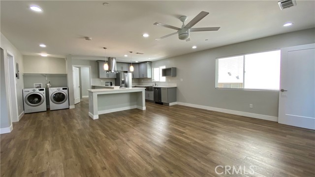 Detail Gallery Image 9 of 21 For 245 Robinson St #2,  Los Angeles,  CA 90026 - 3 Beds | 3 Baths