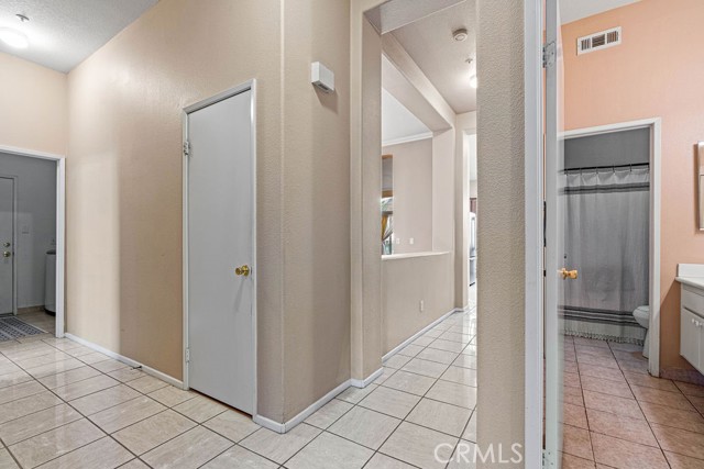 Detail Gallery Image 23 of 34 For 6749 Regal Park Dr, Fontana,  CA 92336 - 4 Beds | 2 Baths