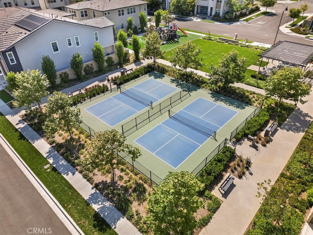 https://media.crmls.org/medias/bee70f09-c2e4-4559-bec5-1ad14345db12.jpg?preset=X-Large