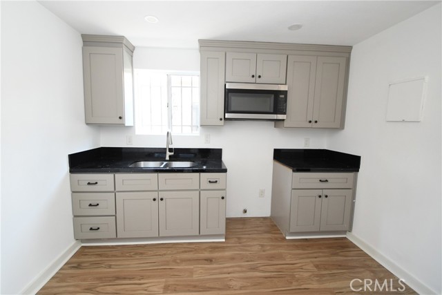 Detail Gallery Image 5 of 31 For 2117 E 112th St, Los Angeles,  CA 90059 - 4 Beds | 2 Baths