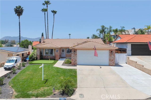 29817 Sloop Drive, Canyon Lake CA: https://media.crmls.org/medias/bee7566b-b056-4b5d-87e9-1080720da625.jpg
