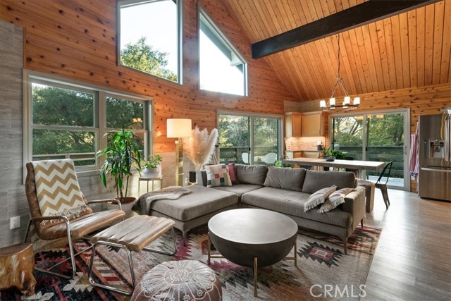 Detail Gallery Image 6 of 35 For 1021 Berne Dr, Crestline,  CA 92325 - 4 Beds | 3 Baths